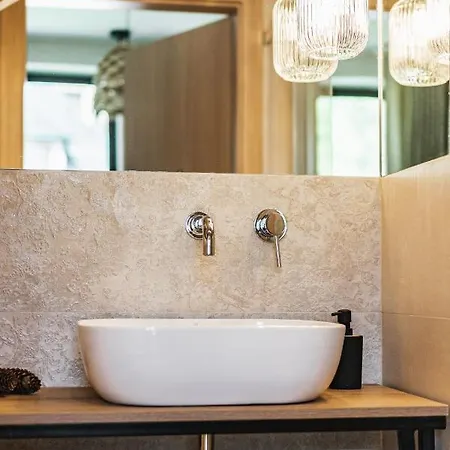 Jedlina アパートホテル ザコパネ